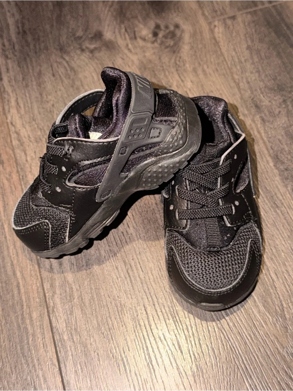 Nike Huarache Kids Black Athletic Sneakers